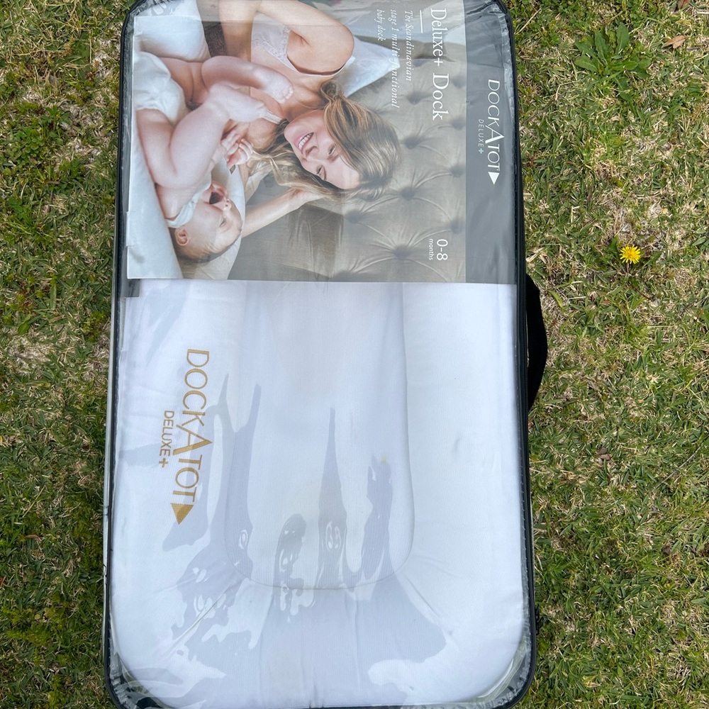 Dockatot Delux